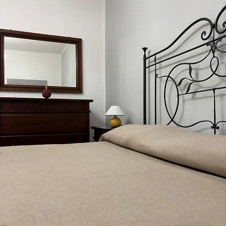 Veterani House 33 *