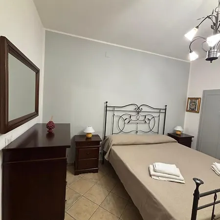 Veterani House 33 *