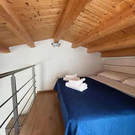 Veterani House 33 *
